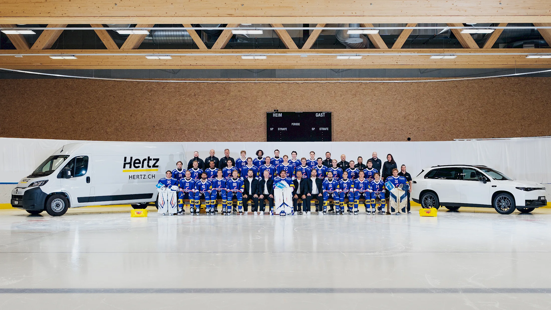 Gewinnspiel: Hertz Heimfahrt mit Spieler der 1. Mannschaft