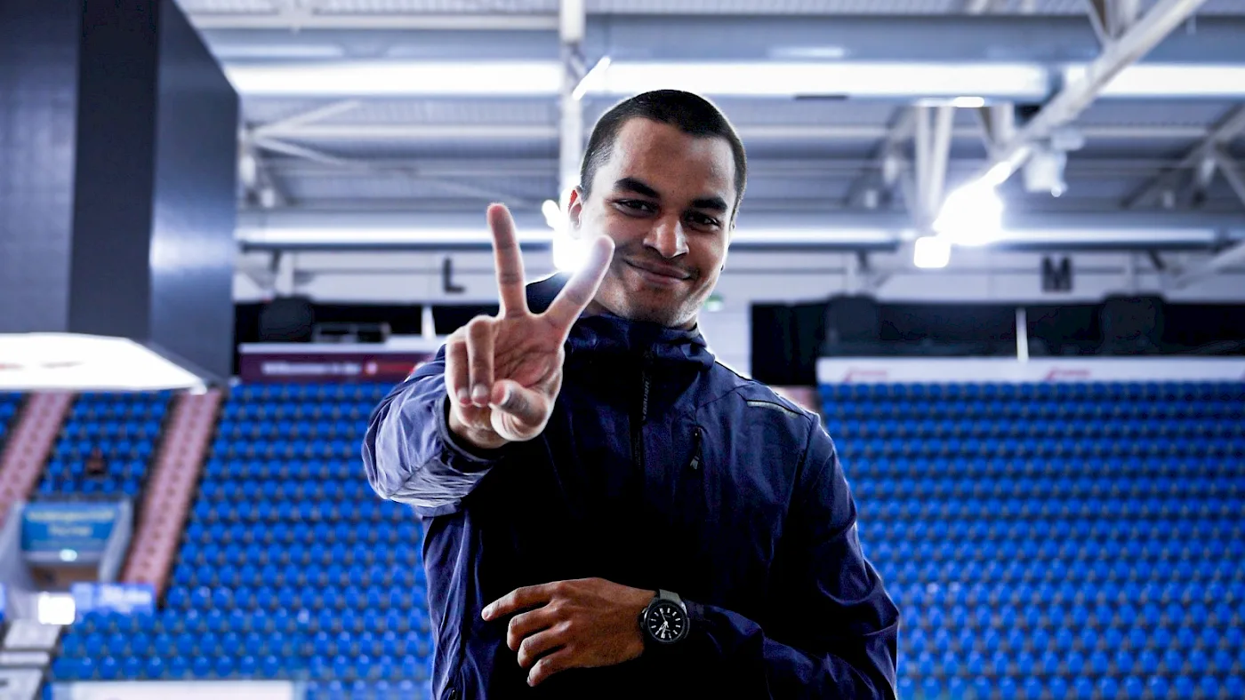 EHC Kloten verl&auml;ngert mit Noah Del&eacute;mont